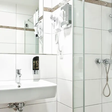 Arena An Der Friedberger Warte Szálloda