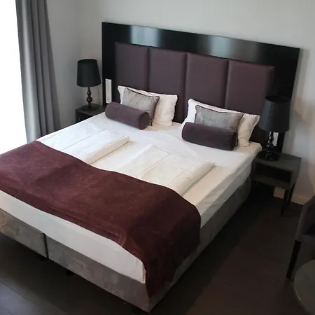 Hotel Arena An Der Friedberger Warte 3*