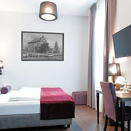 Hotel Arena An Der Friedberger Warte 3*