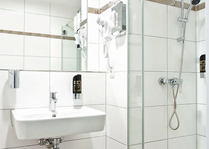 Hotel Arena An Der Friedberger Warte 3*