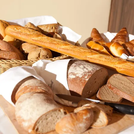 Arena An Der Friedberger Warte 3*